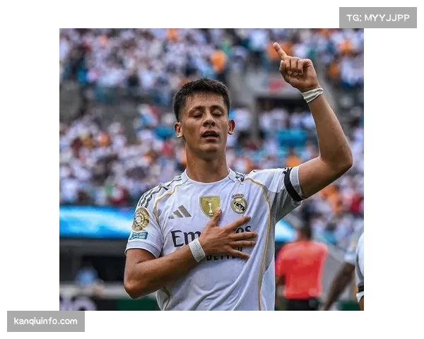 皇马中场阿森西奥比赛中受伤离场,伤情待评估 皇马中场阿森西奥比赛中受伤离场,伤情待评估